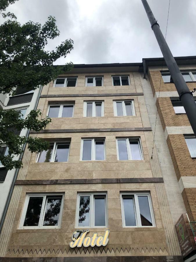 Hotel Moji Koeln Екстериор снимка